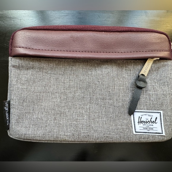 Virgin Atlantic Herschel Case - Picture 9 of 9